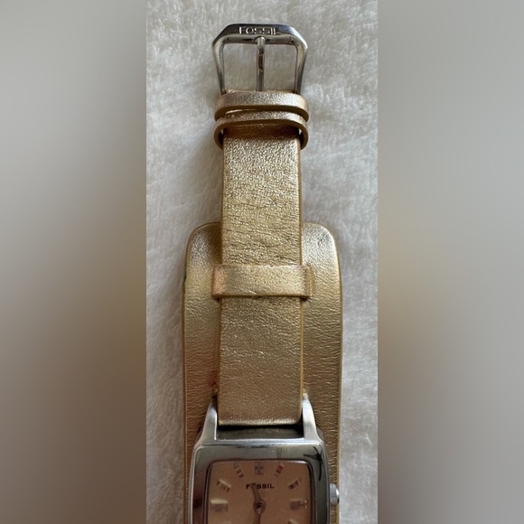 Vintage 90’s Fossil Gold Leather Band Watch - Picture 4 of 5